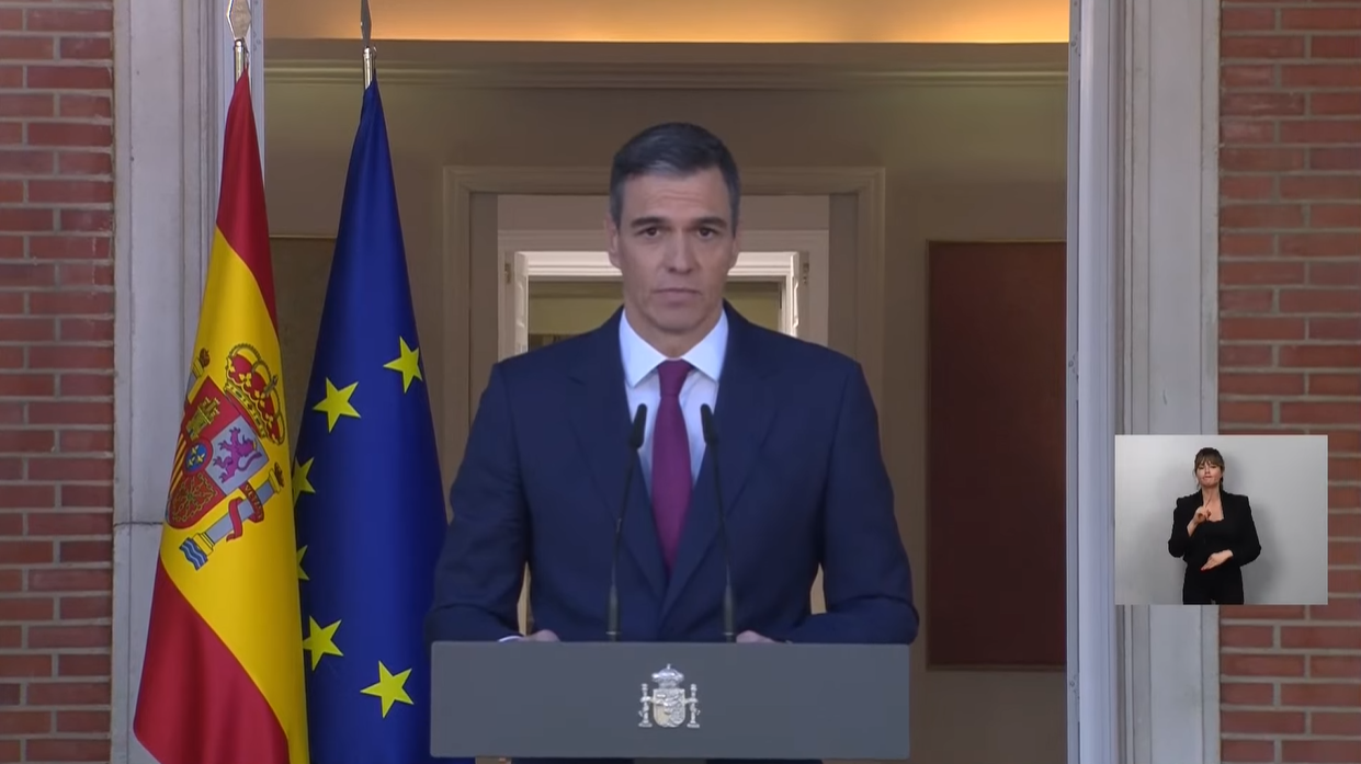 O Presidente do Governo, Pedro Sánchez, faz declaração institucional no Complexo da Moncloa para anunciar sua decisão de permanecer como primeiro-ministro da Espanha