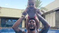 "Efeito Mavie": filha de Neymar rouba a cena nas redes'